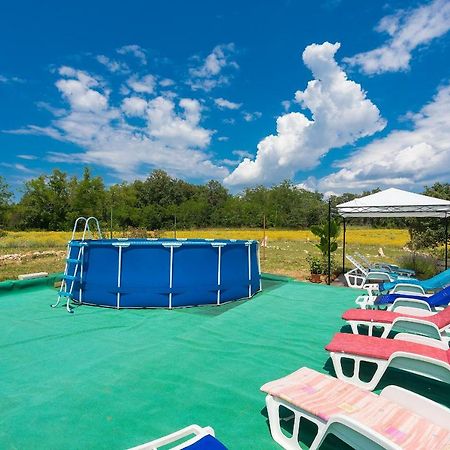 Apartments Valoda Nedeščina Bagian luar foto