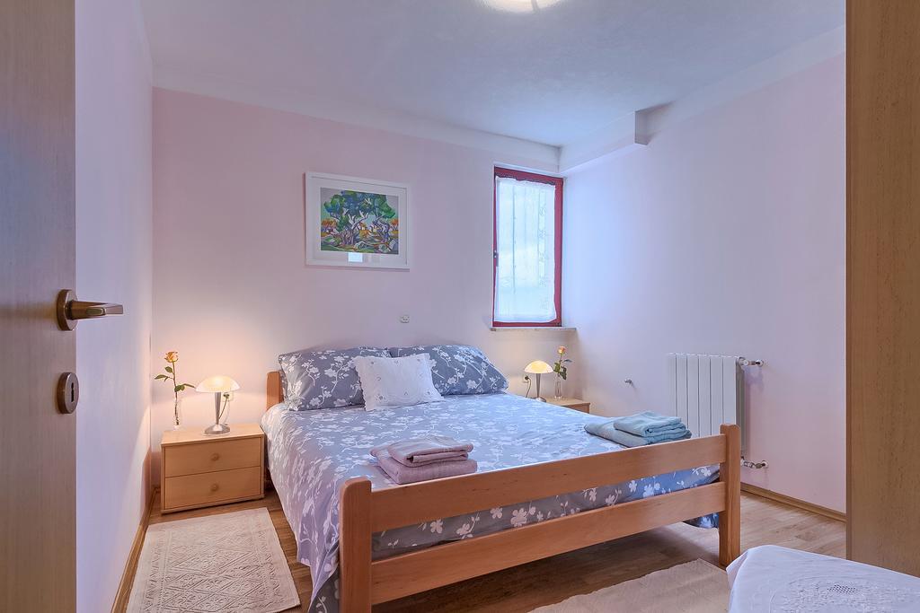 Apartments Valoda Nedeščina Bagian luar foto