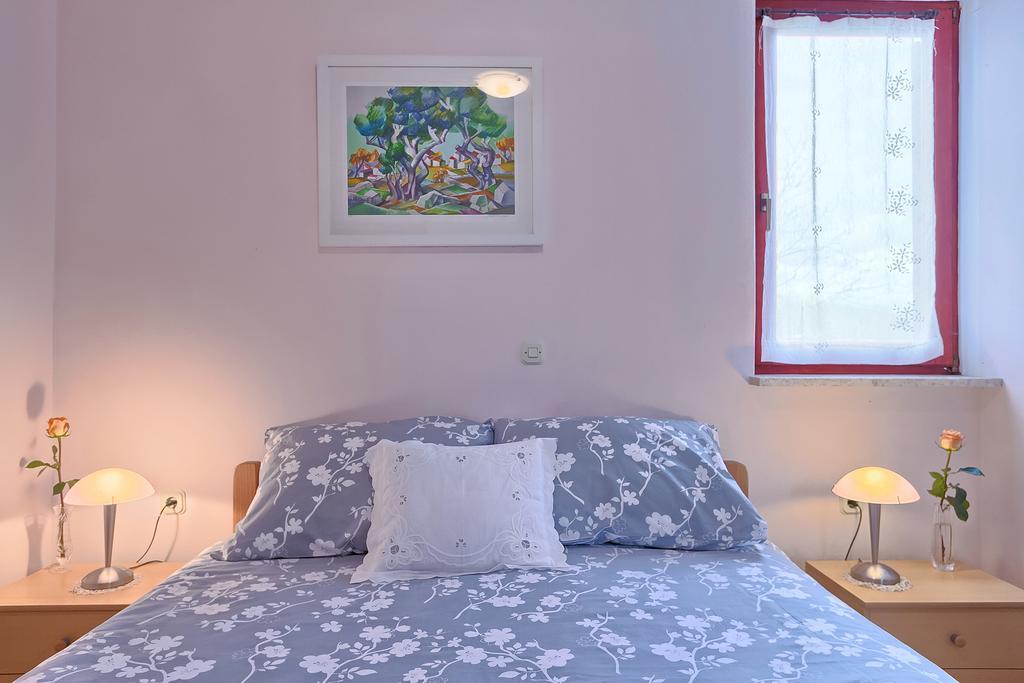 Apartments Valoda Nedeščina Bagian luar foto