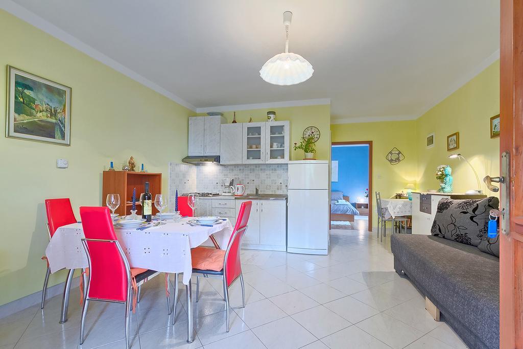 Apartments Valoda Nedeščina Bagian luar foto