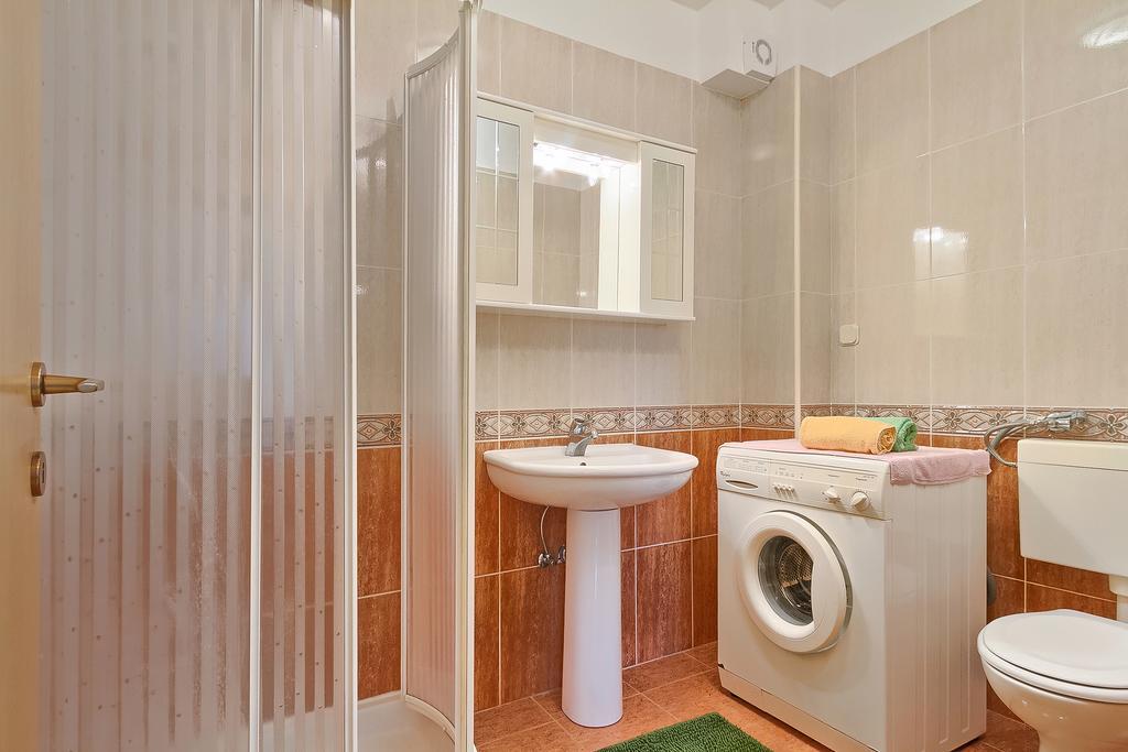 Apartments Valoda Nedeščina Bagian luar foto