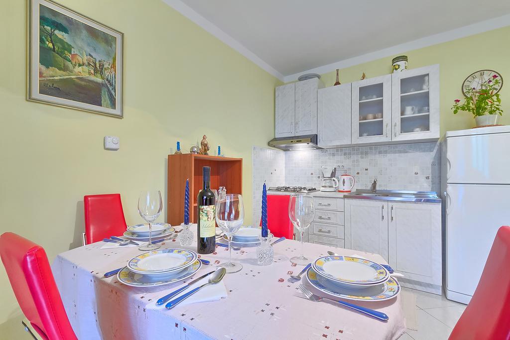 Apartments Valoda Nedeščina Bagian luar foto