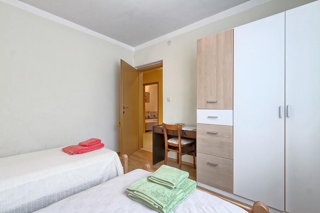 Apartments Valoda Nedeščina Bagian luar foto