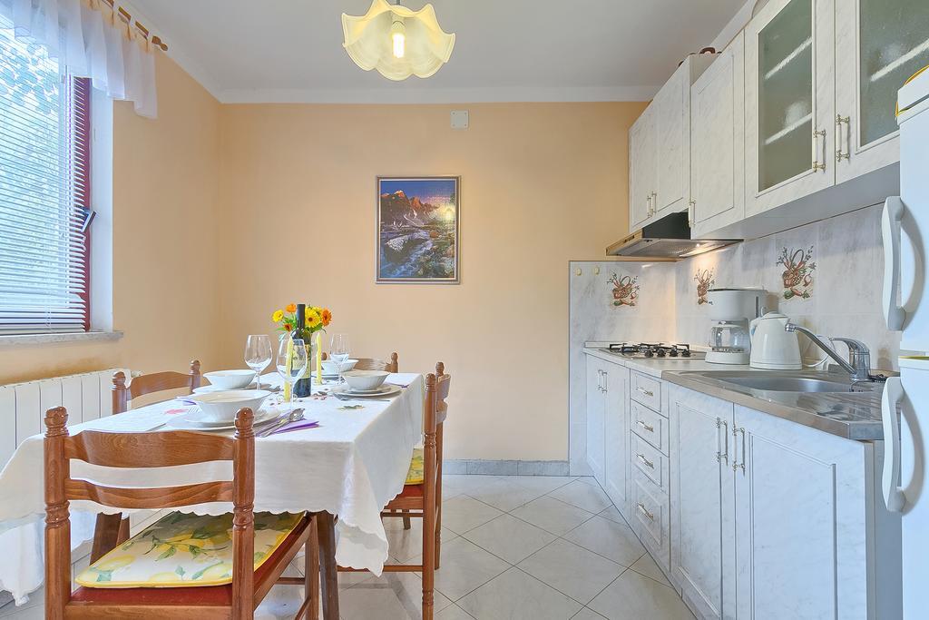 Apartments Valoda Nedeščina Bagian luar foto