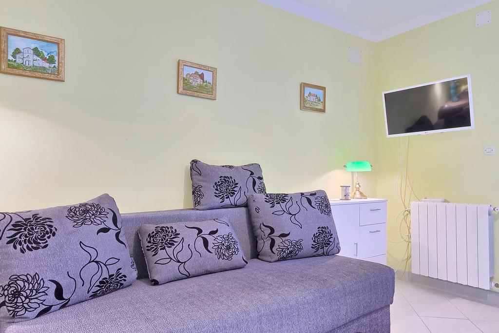 Apartments Valoda Nedeščina Bagian luar foto