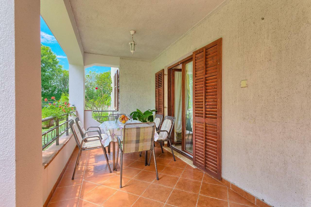 Apartments Valoda Nedeščina Bagian luar foto
