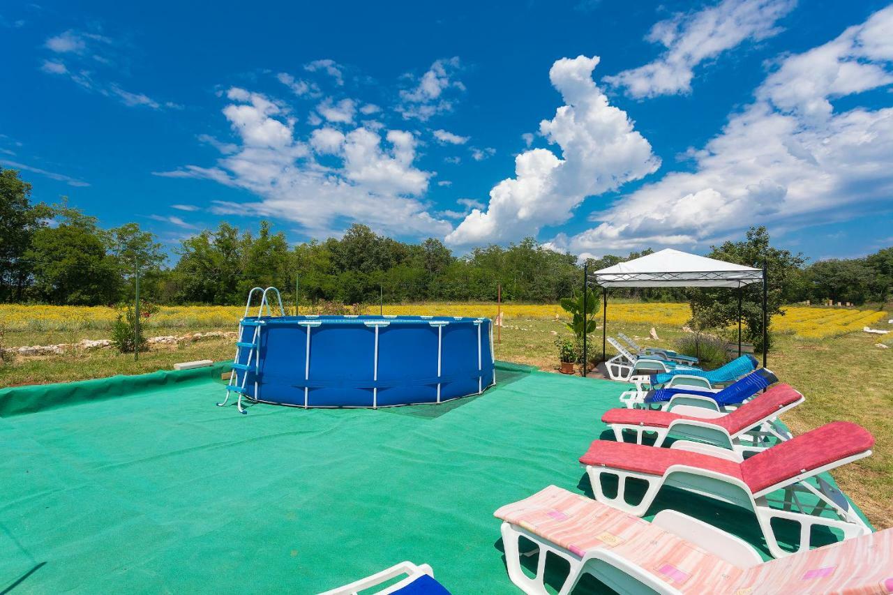 Apartments Valoda Nedeščina Bagian luar foto