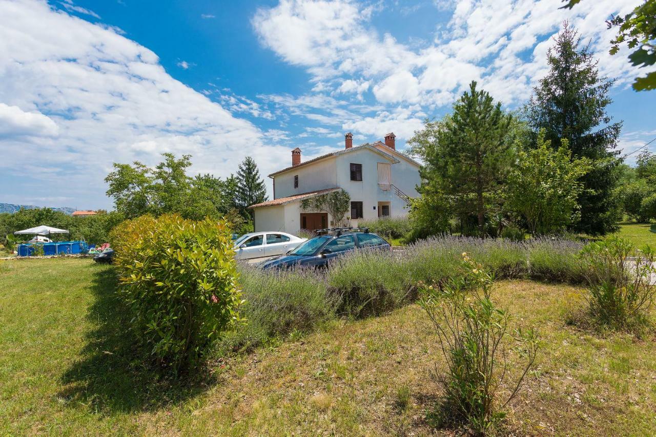 Apartments Valoda Nedeščina Bagian luar foto
