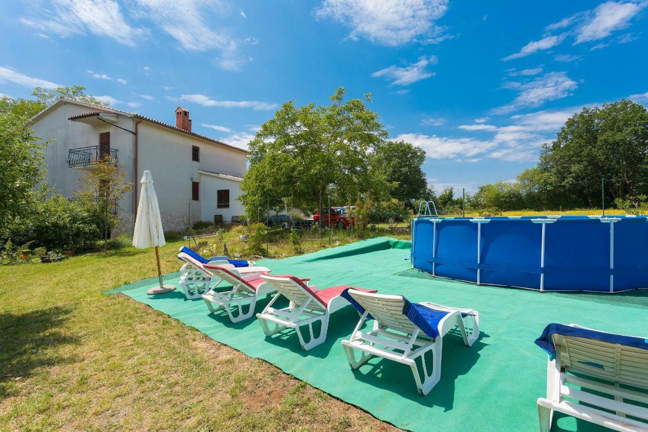 Apartments Valoda Nedeščina Bagian luar foto