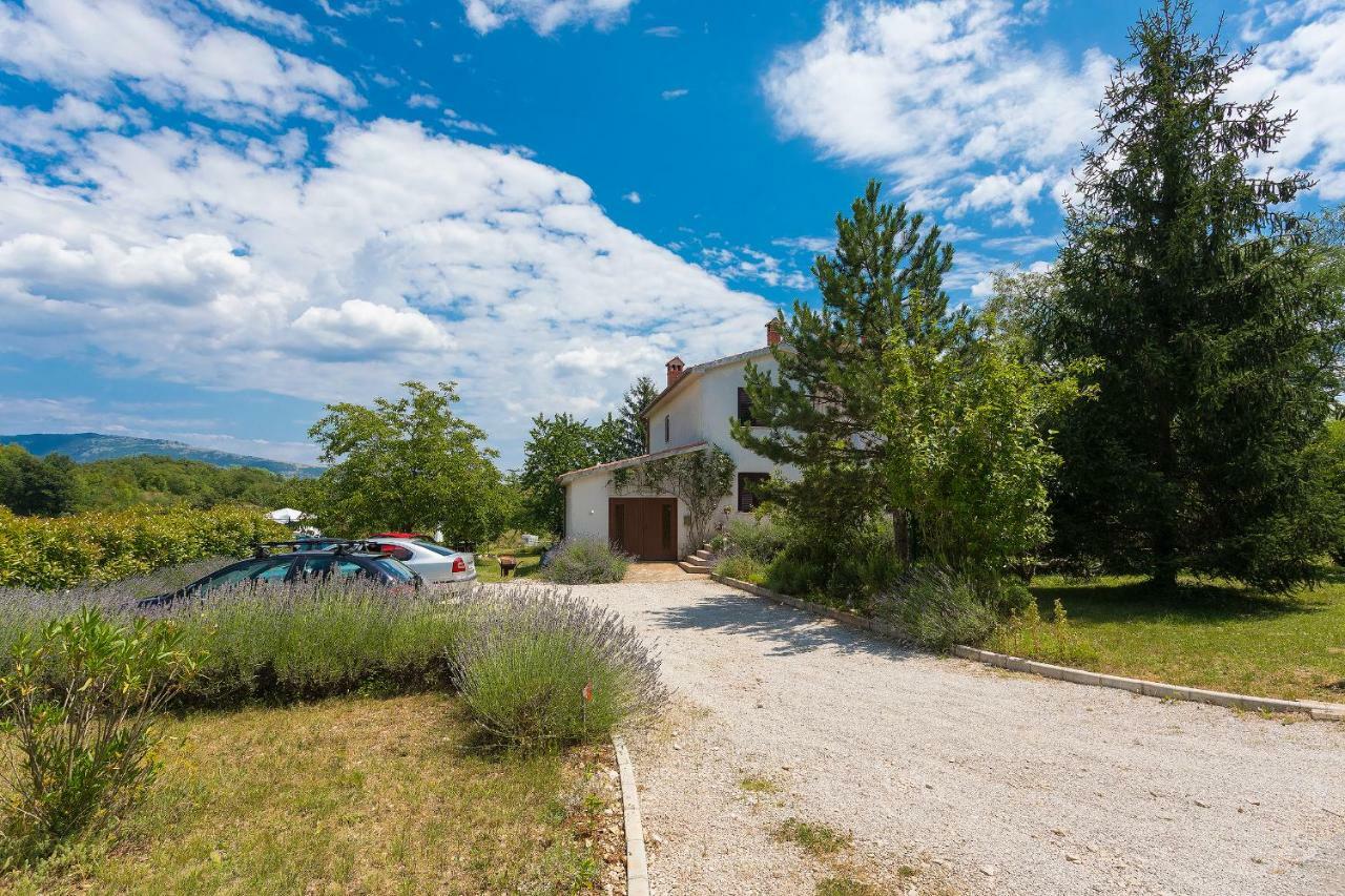 Apartments Valoda Nedeščina Bagian luar foto
